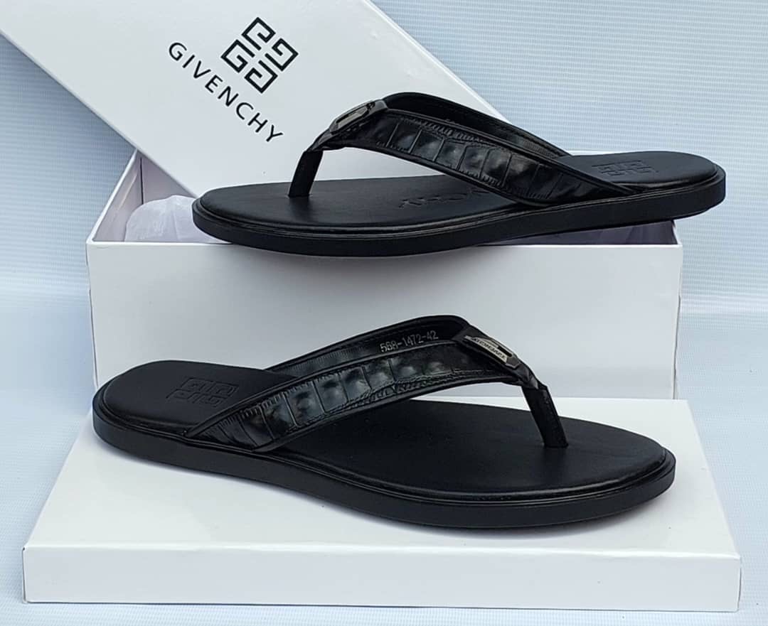 Trendy Men's Slippers (Chic, Sturdy, Elegant)