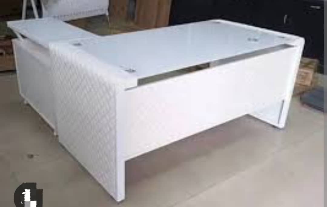 Distinctive Executive Office Desk