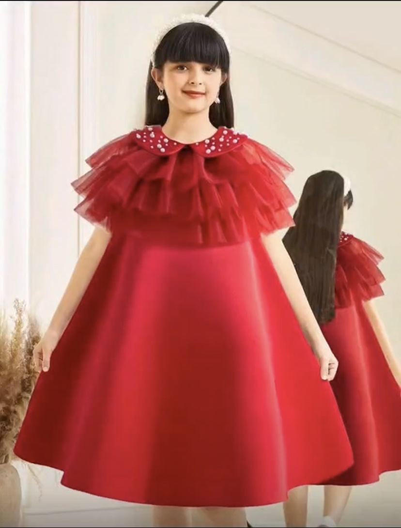 Chic Girl's Dress (Trendy, Fashion-Forward, Long-lasting, Sophisticated)