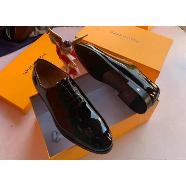 _Charming Men's Footwear (Stylish, Long-lasting, Trendy, Sophisticated)