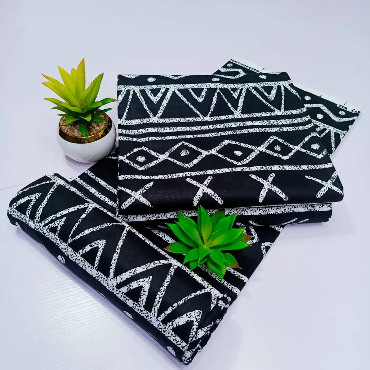 _Chic African Fabric (Trendy, Elegant, Long-lasting, 100% Cotton)