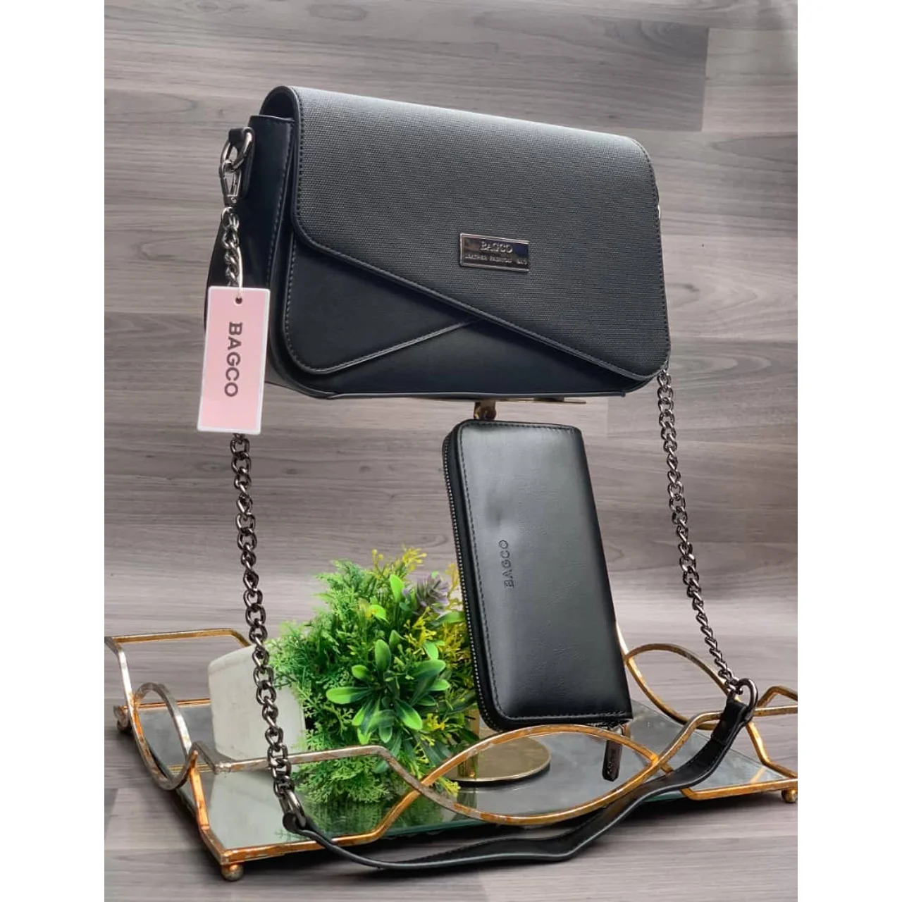 _Chic and Durable Handbags for Women (Trendy, Elegant, Classy, Fashion-Forward)