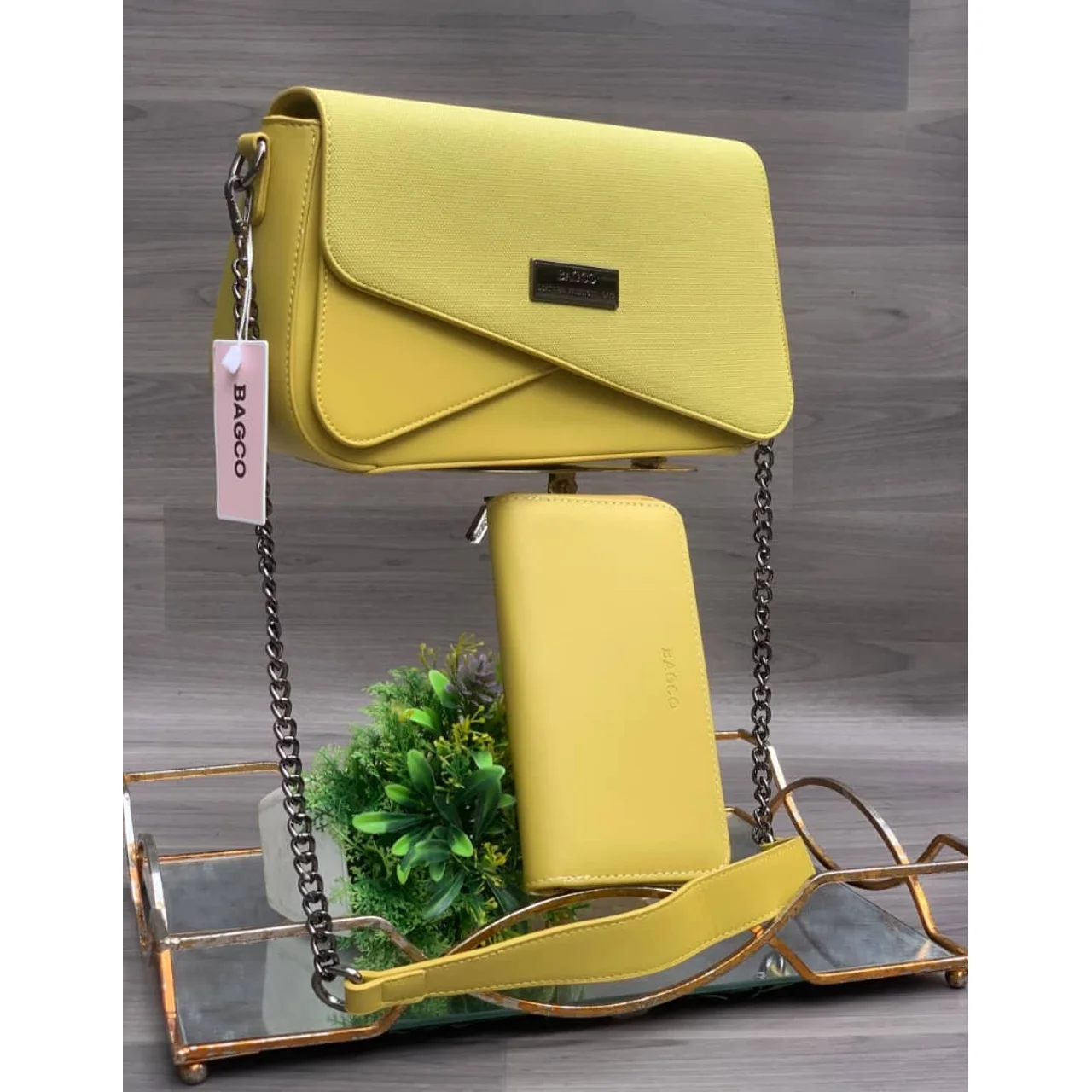_Chic and Durable Handbags for Women (Trendy, Elegant, Classy, Fashion-Forward)