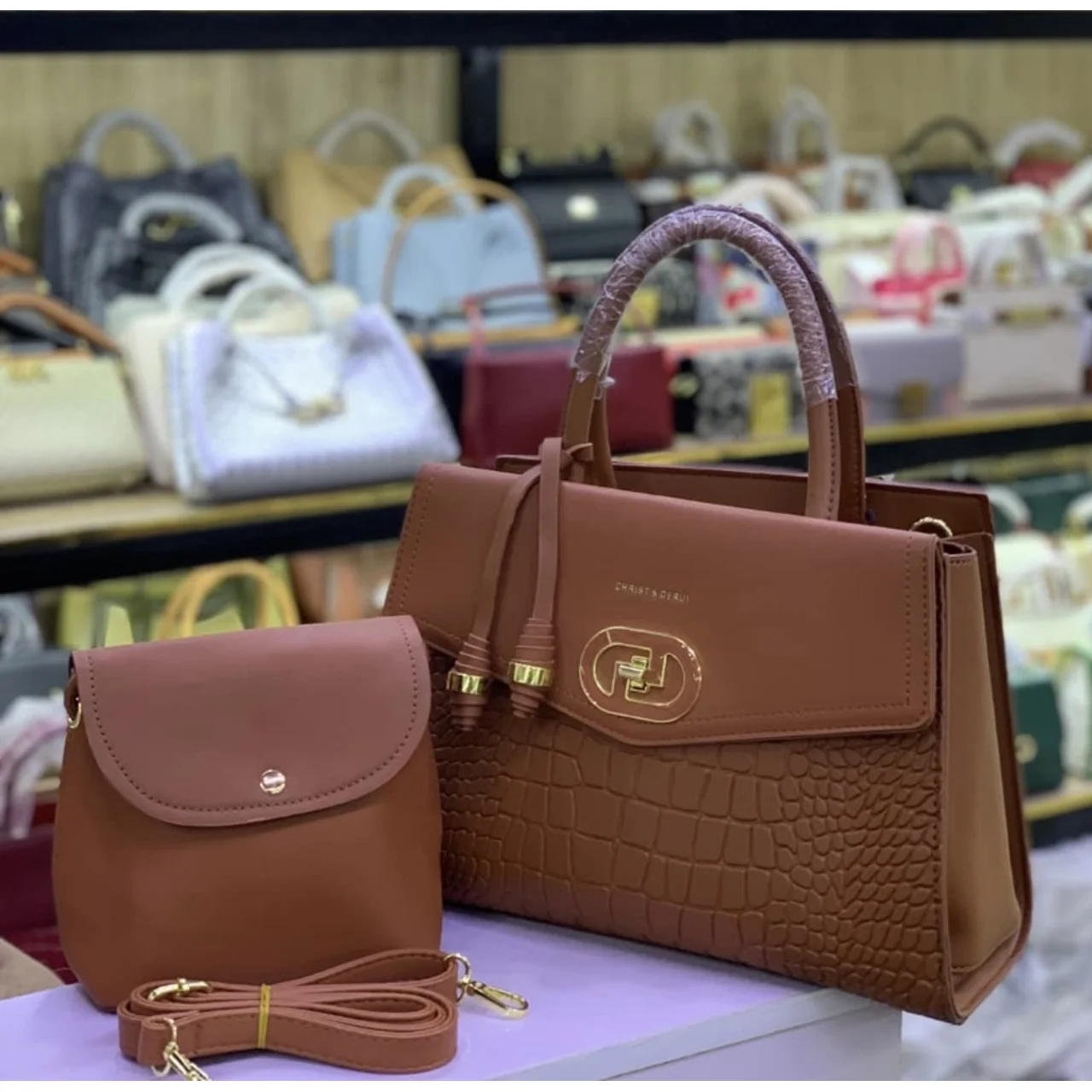 _Chic and Durable Women's Handbag (Stylish and Classy)