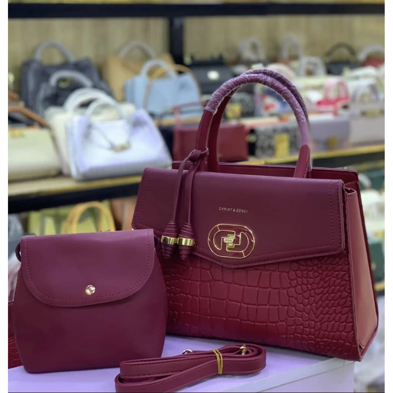 _Chic and Durable Women's Handbag (Stylish and Classy)