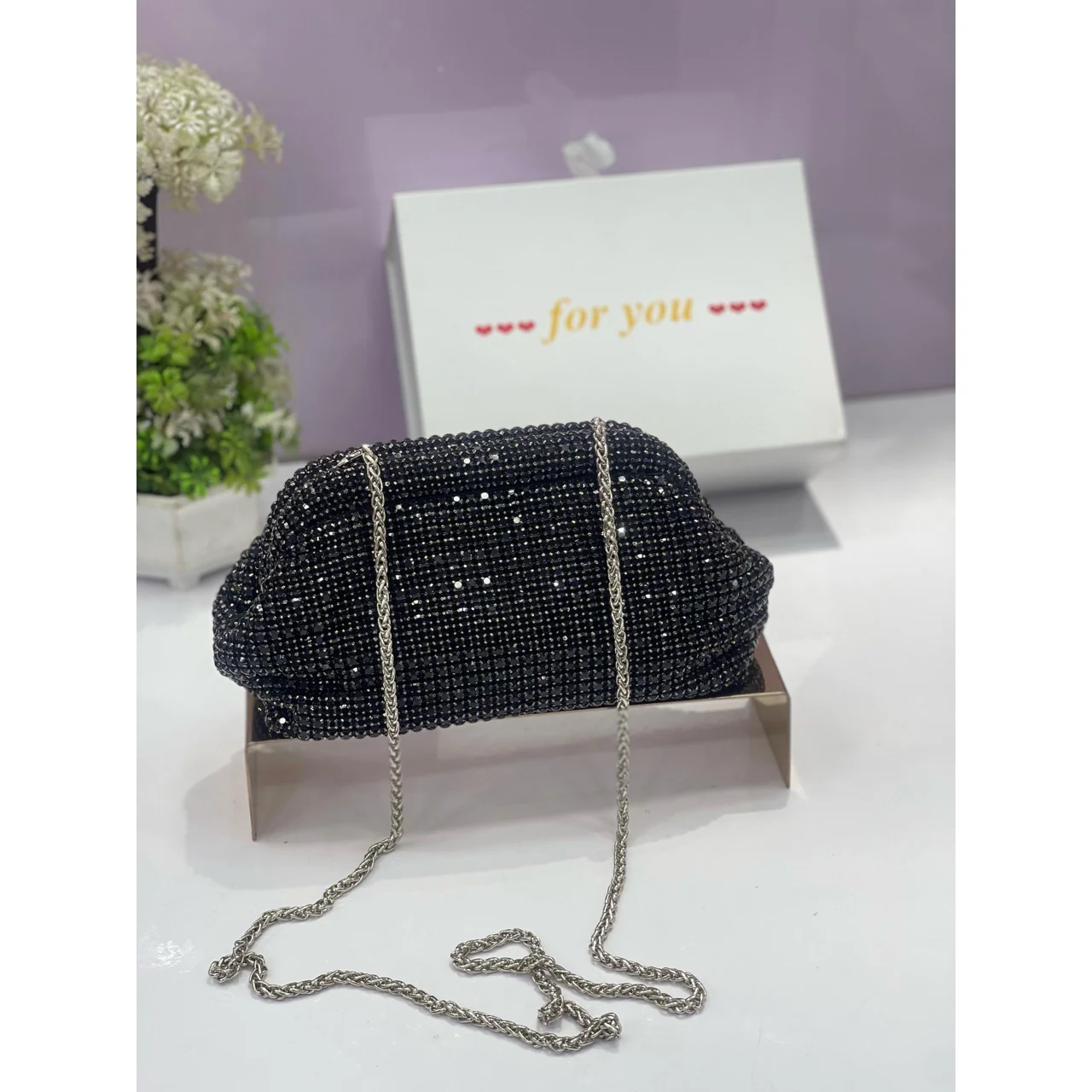 _Chic and Sturdy Women's Clutch Bag (Durable, Elegant, Trendy, Fashion-Forward)