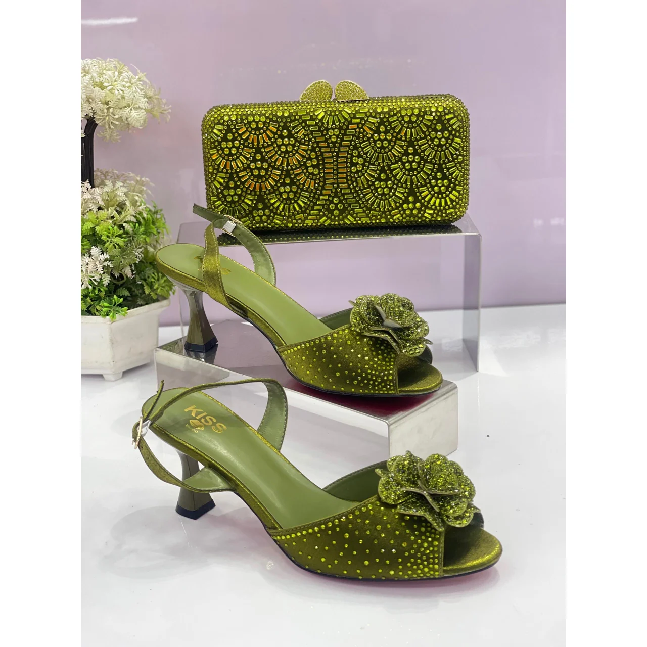 _Chic Women's Bridal/Party Ensemble (Sophisticated, Timeless, Trendy, Fashion-Forward, Long-lasting)