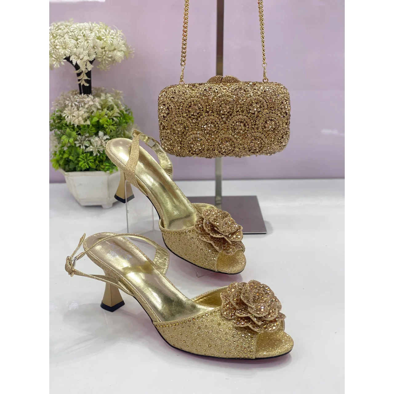 _Chic Women's Bridal/Party Ensemble (Sophisticated, Timeless, Trendy, Fashion-Forward, Long-lasting)
