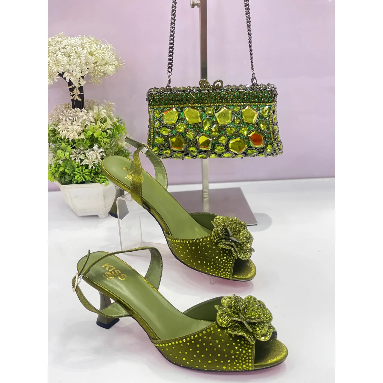 _Chic Women's Bridal/Party Ensemble (Sophisticated, Timeless, Trendy, Fashion-Forward, Long-lasting)