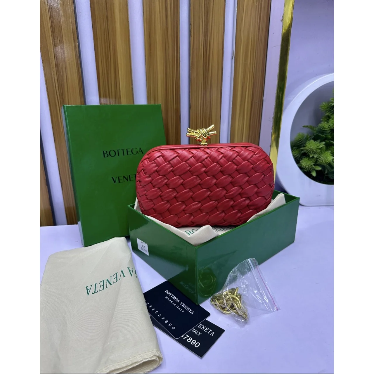 _Chic Women's Clutch Bag (Fashionable, Durable, Stylish, Classy, Trendy)
