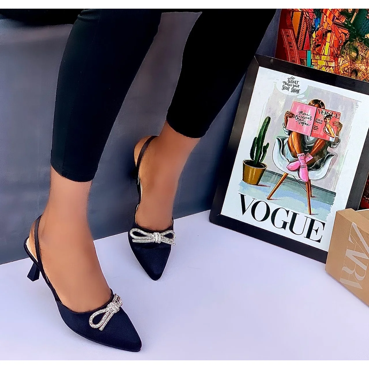 _Chic Women's Footwear (Modern, Stylish, Long-lasting, Elegant, Fashion-forward)