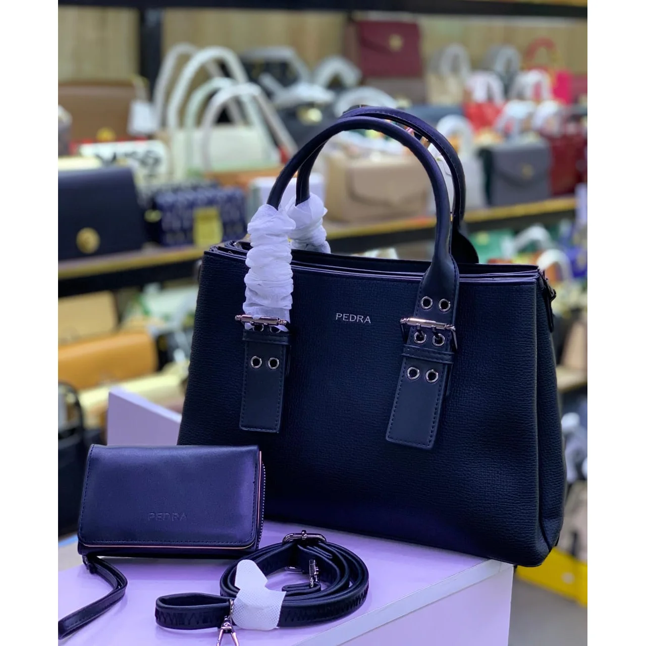 _Chic Women's Handbag (Sophisticated, Fashionable, High-Quality Leather, Long-Lasting)