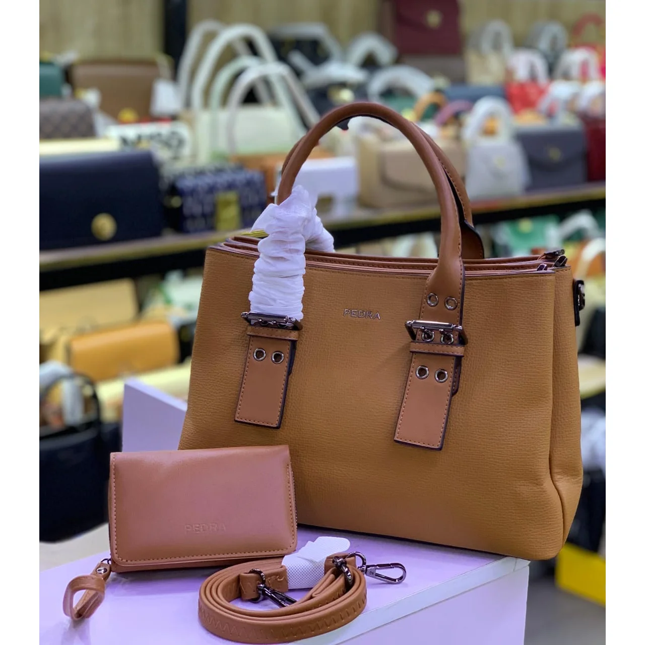 _Chic Women's Handbag (Sophisticated, Fashionable, High-Quality Leather, Long-Lasting)