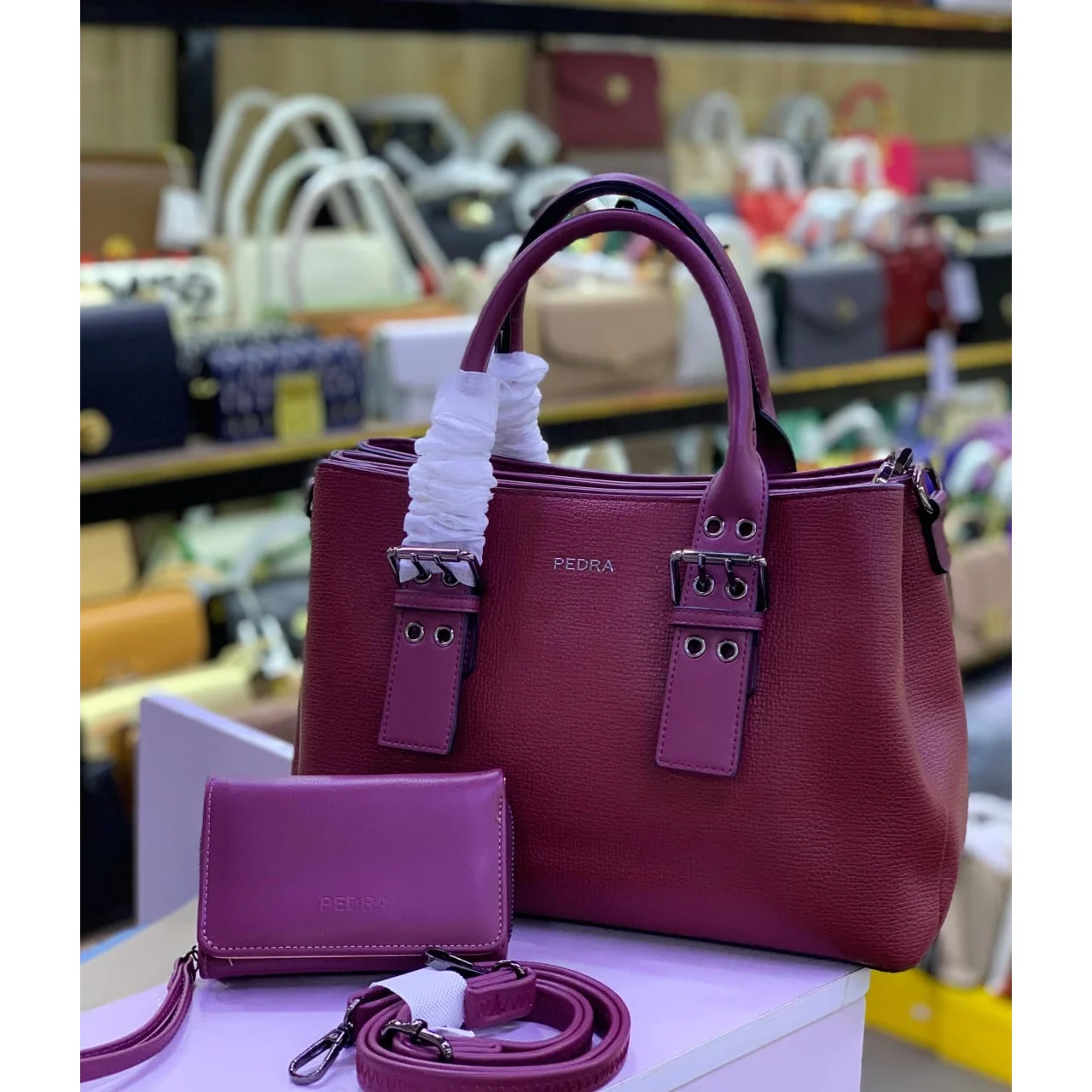 _Chic Women's Handbag (Sophisticated, Fashionable, High-Quality Leather, Long-Lasting)