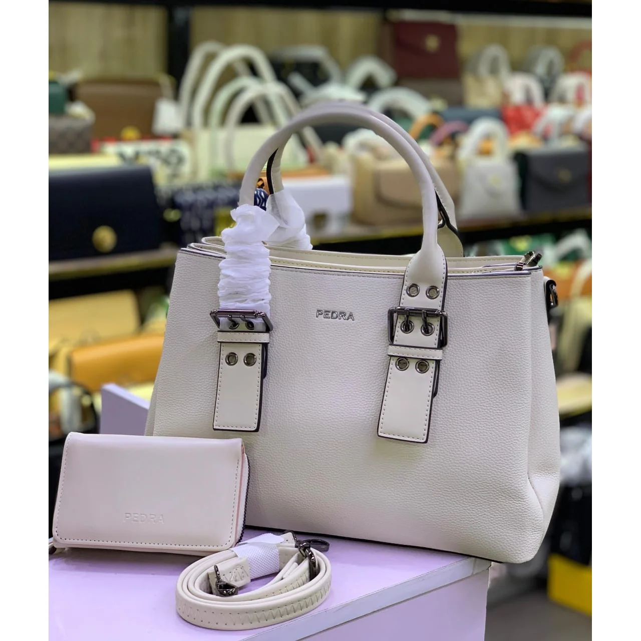 _Chic Women's Handbag (Sophisticated, Fashionable, High-Quality Leather, Long-Lasting)