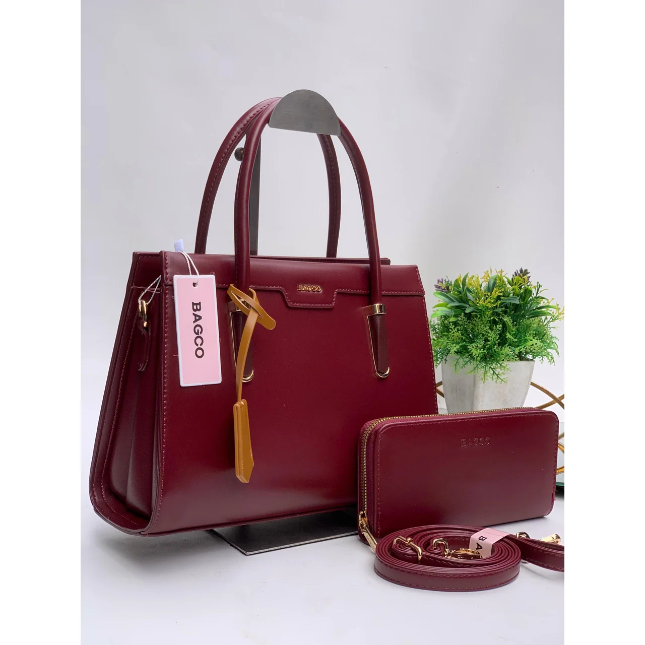 _Chic Women's Handbag (Stylish, Sophisticated, Long-lasting, Trendy)