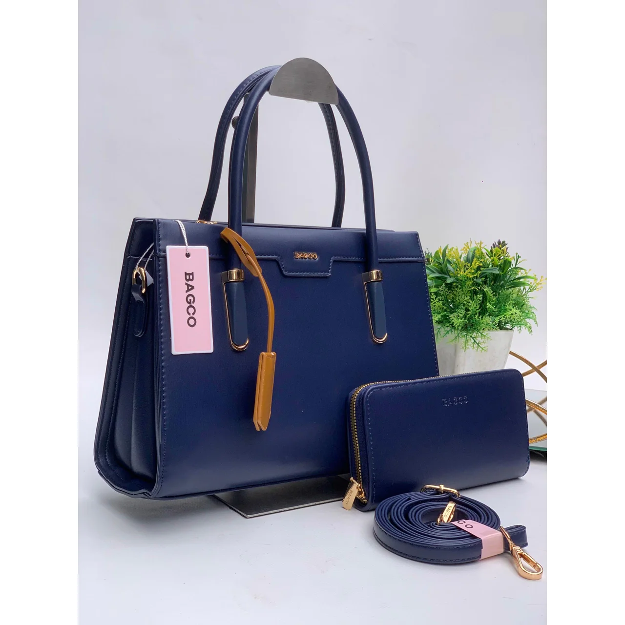 _Chic Women's Handbag (Stylish, Sophisticated, Long-lasting, Trendy)