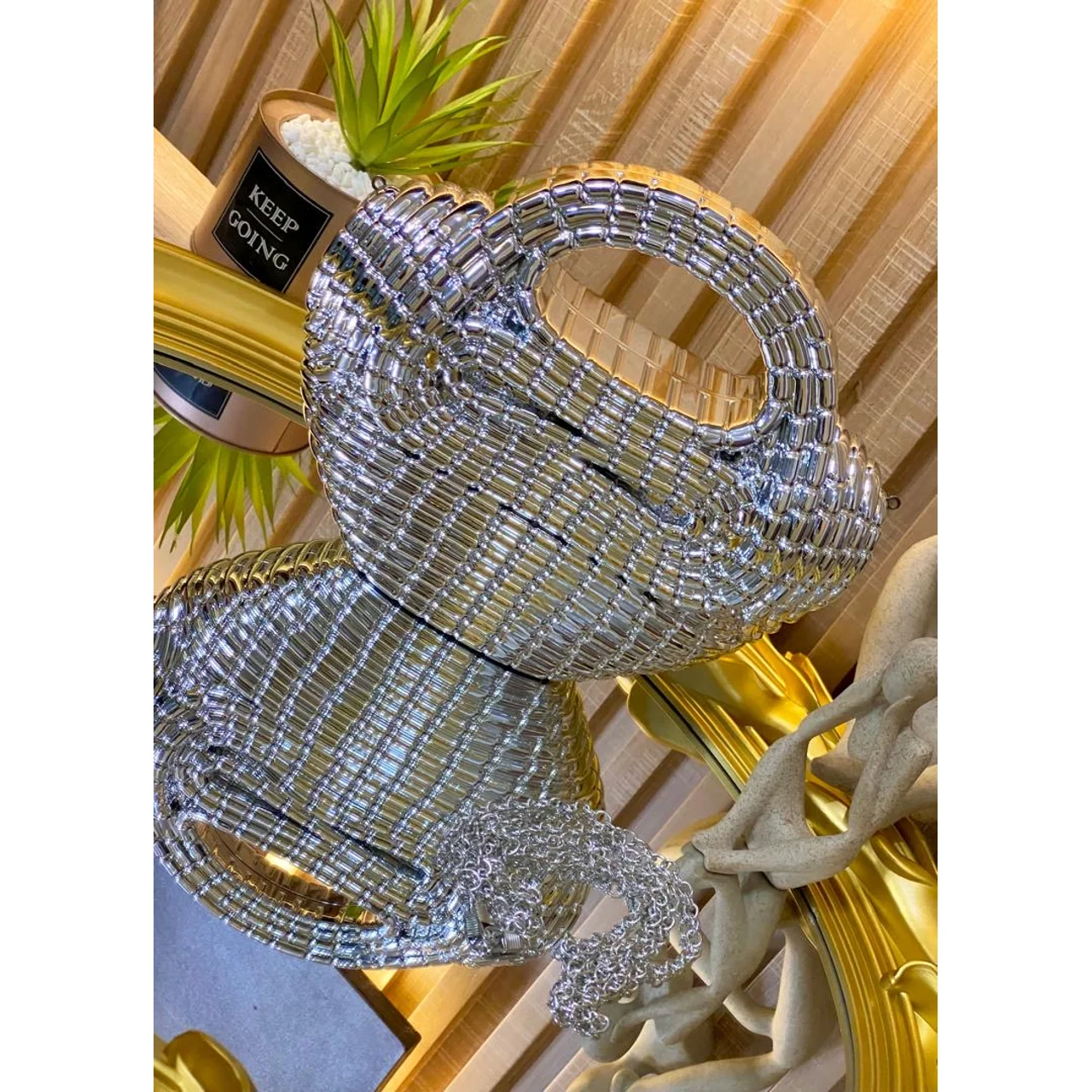 _Chic Women's Purse (Durable, Stylish, Trendy, Unique Design)