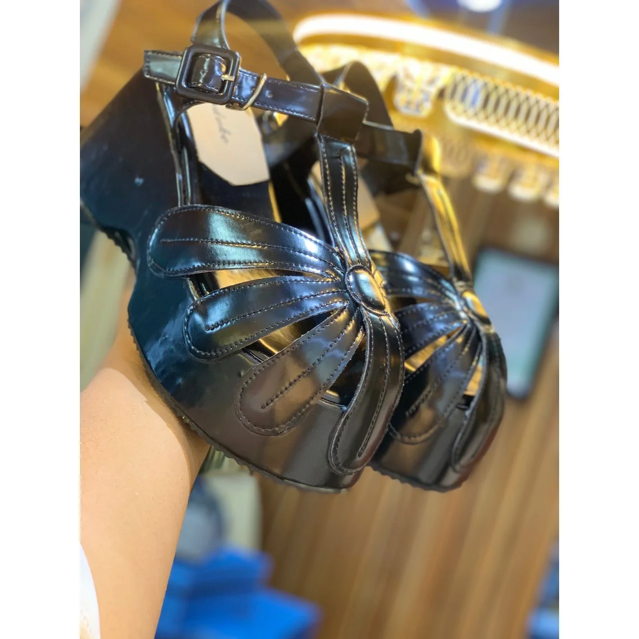 _Chic Women’s Sandal (Stylish, Fashion-Forward, Durable, Elegant)