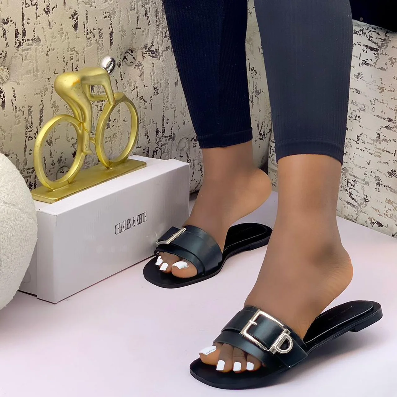 _Chic Women's Slippers (Stylish, Durable, Fashion-Forward, Sophisticated)