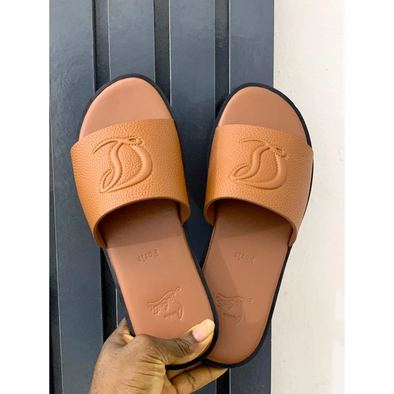 _Chic Women's Slippers (Stylish, Premium Leather, Sophisticated, Fashion-Forward)