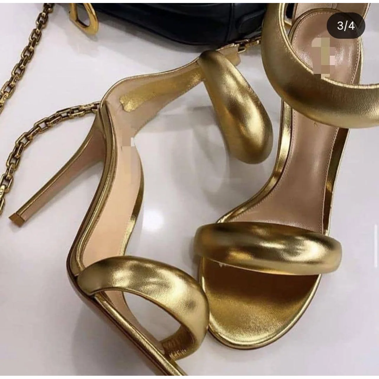 _Durable Women's Footwear (Chic, Trendy, Sophisticated, Long-Lasting, Graceful)