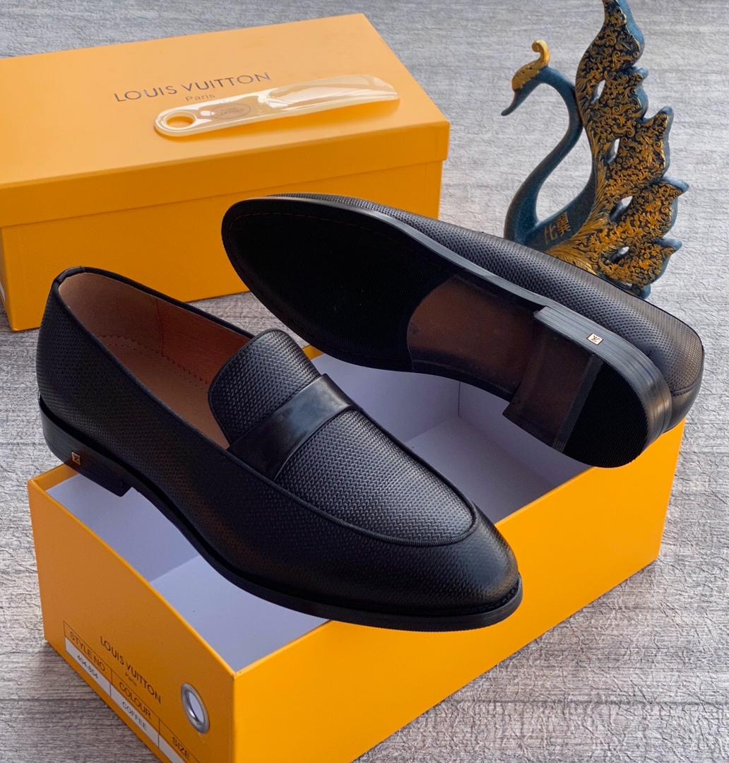 Long-lasting Men’s Footwear (Durable, Trendy, Chic, Elegant)