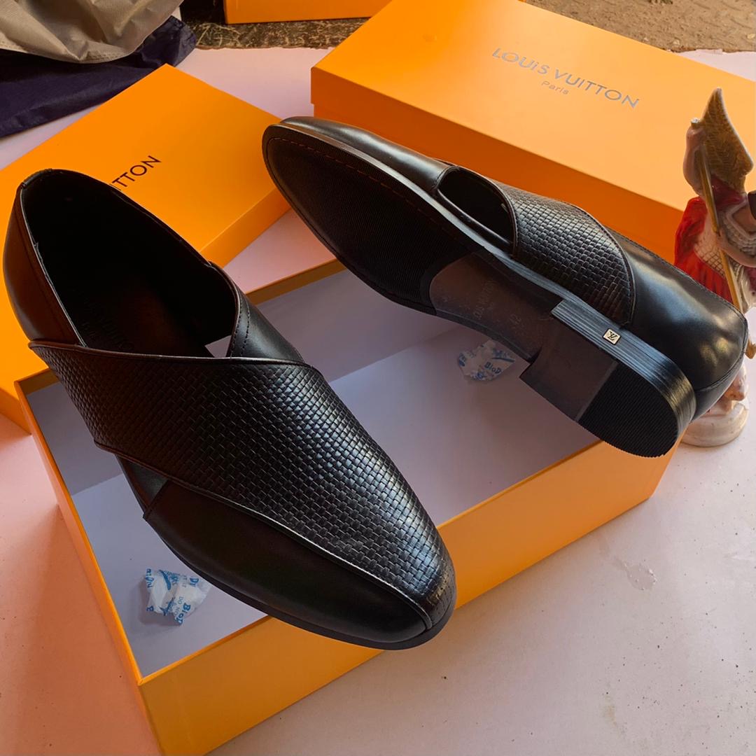 Men's High-Quality Footwear (Durable, Stylish, Elegant)