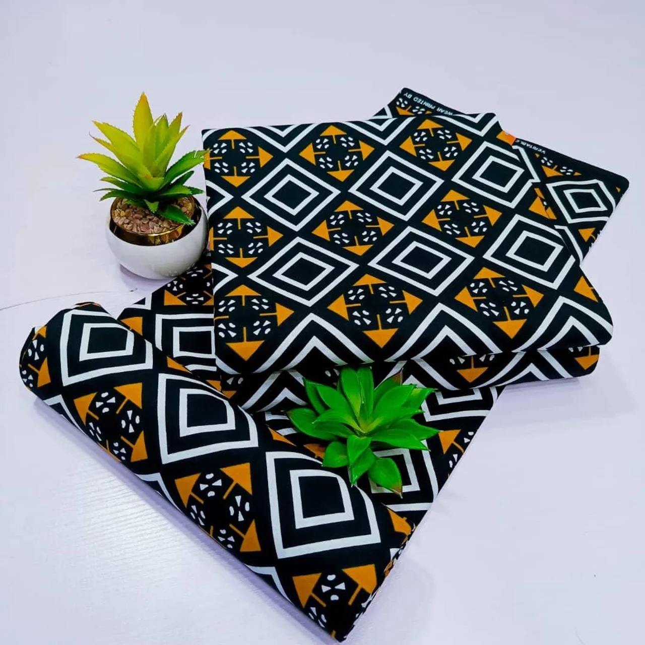 _Elegant African Cotton Fabric (100% Cotton, Stylish, Durable)
