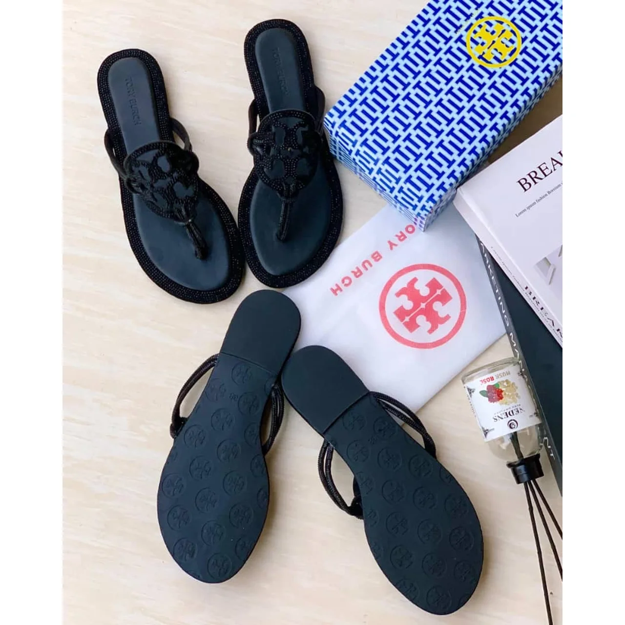 _Elegant and Stylish Durable Women's Slippers (Trendy, Fashion-Forward, Classy)