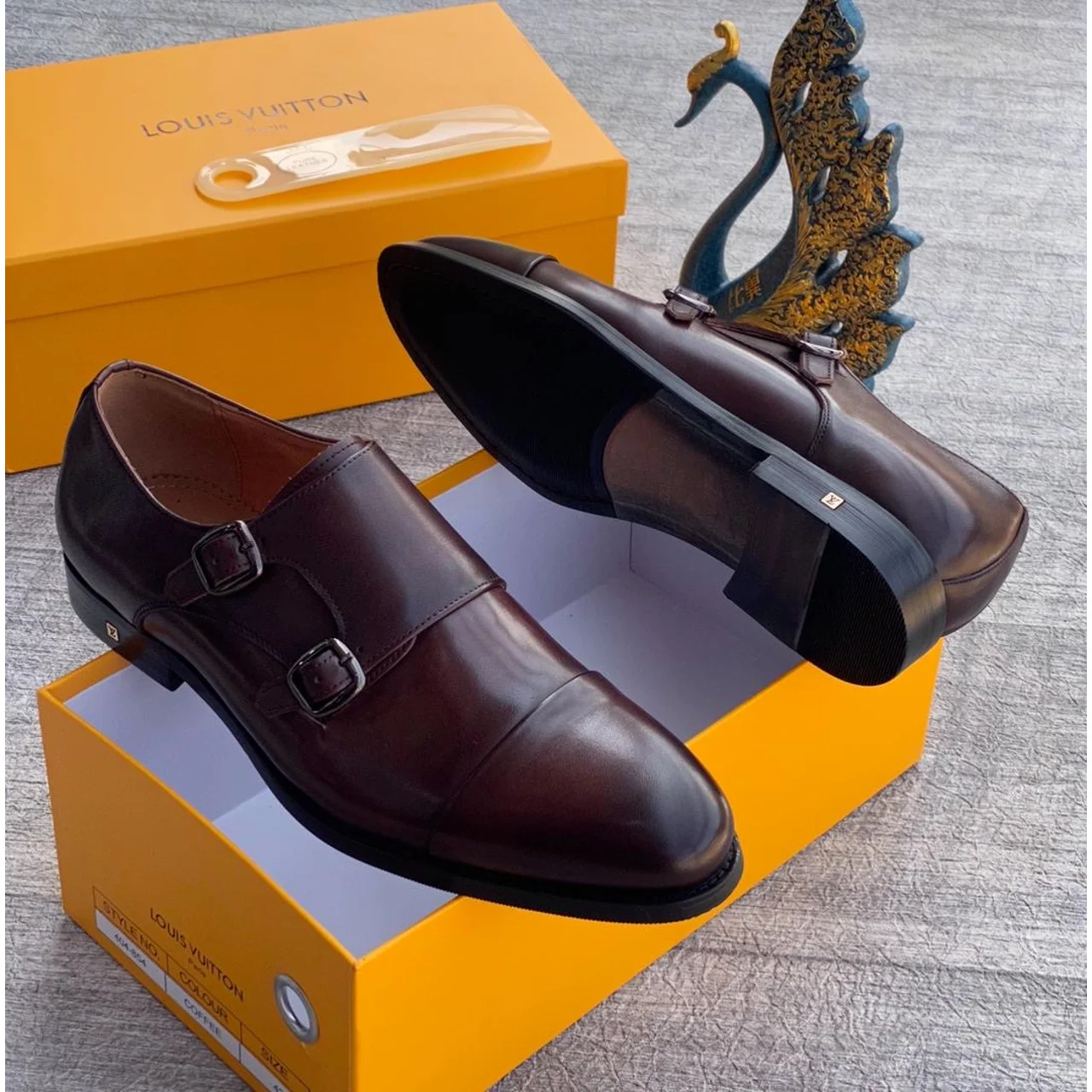 _Elegant Men's Footwear (Chic, Fashionable, Sophisticated, Stylish, Long-lasting)