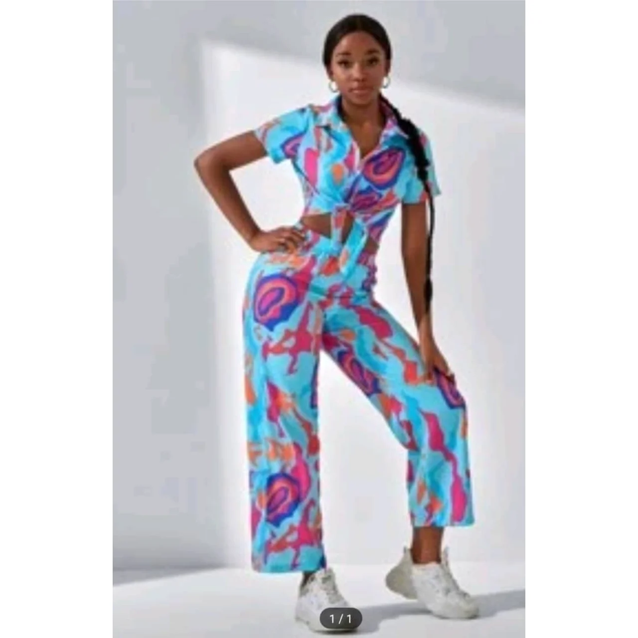 _Girls' Stylish 2-Piece Set: Trousers and Top in Vibrant Fabric (Chic and Classy)