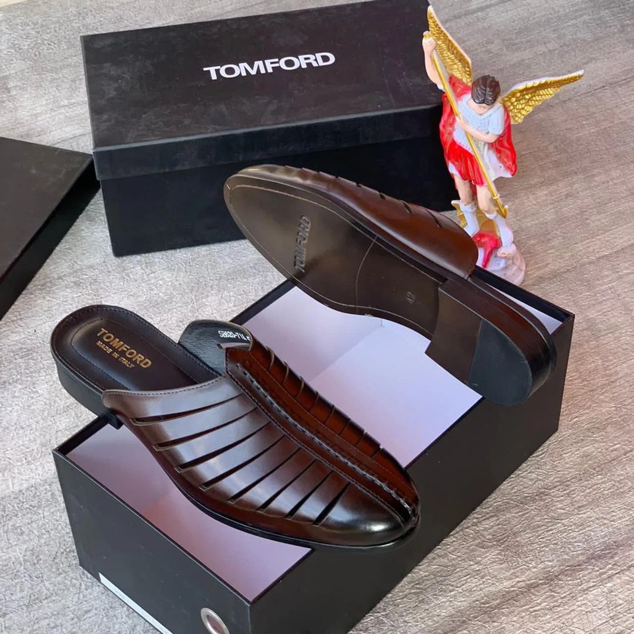 _High-Quality Men's Half Shoe (Stylish, Fashion-Forward, Durable, Elegant)