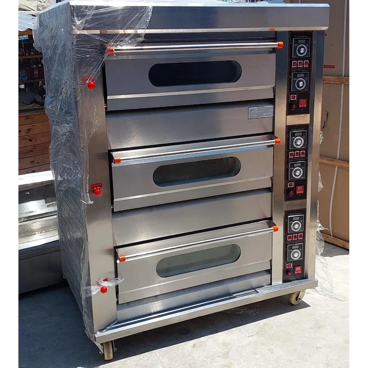 _Industrial Oven with 3 Decks and 6 Trays (3 Deck, 6 Layer)