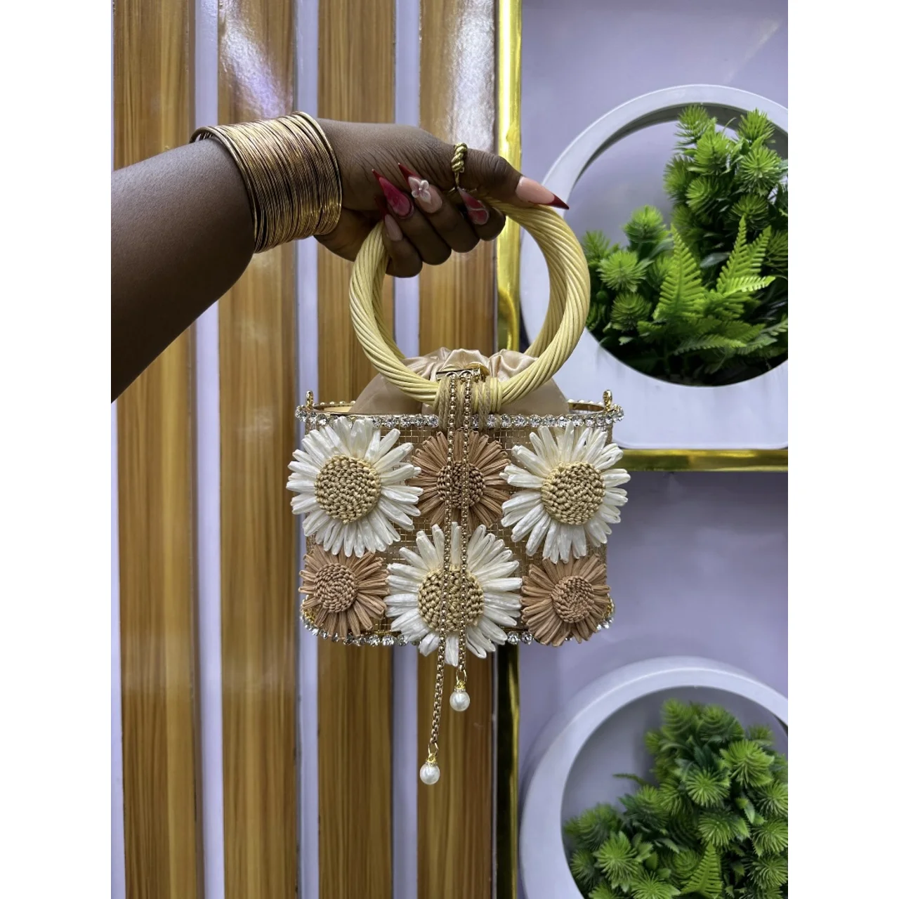 _Luxurious Women's Handbag (Durable, High-Quality, Chic, Trendy, Elegant)