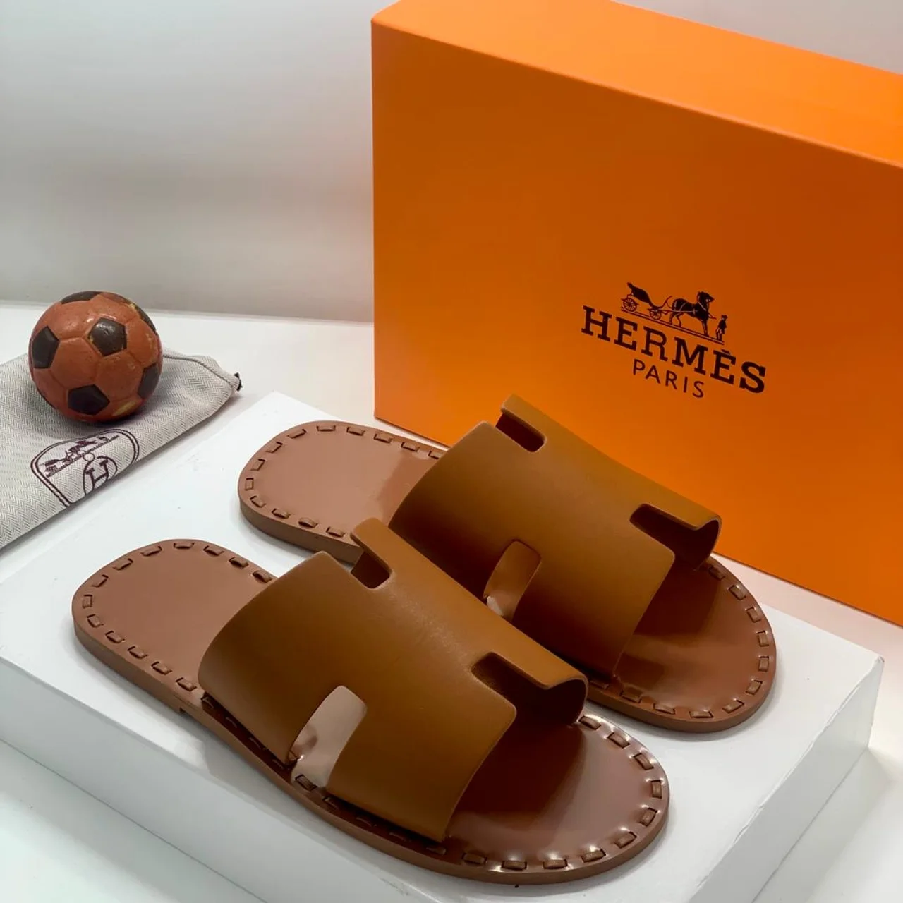 _Men's Distinctive Slippers (Stylish, Durable, Classy, Elegant Design).