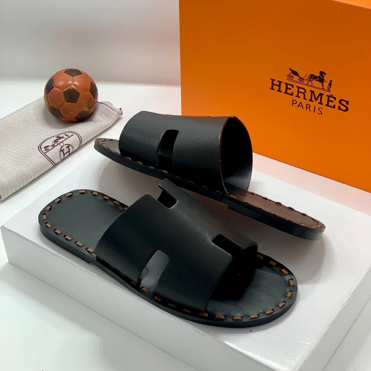 _Men's Distinctive Slippers (Stylish, Durable, Classy, Elegant Design).