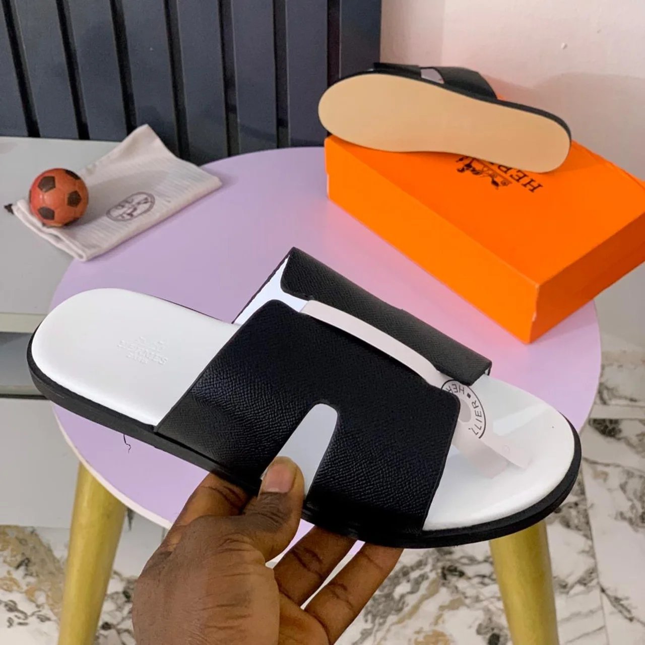 _Men's Hermes Fashionable Slippers (Chic, Elegant, Durable, Trendsetting, Stylish)