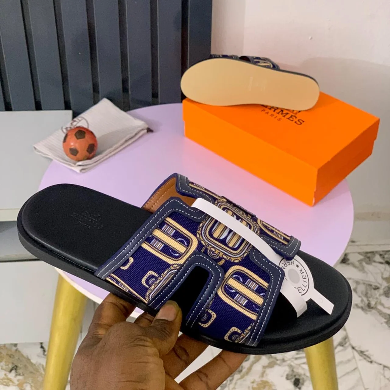 _Men's Hermes Fashionable Slippers (Chic, Elegant, Durable, Trendsetting, Stylish)