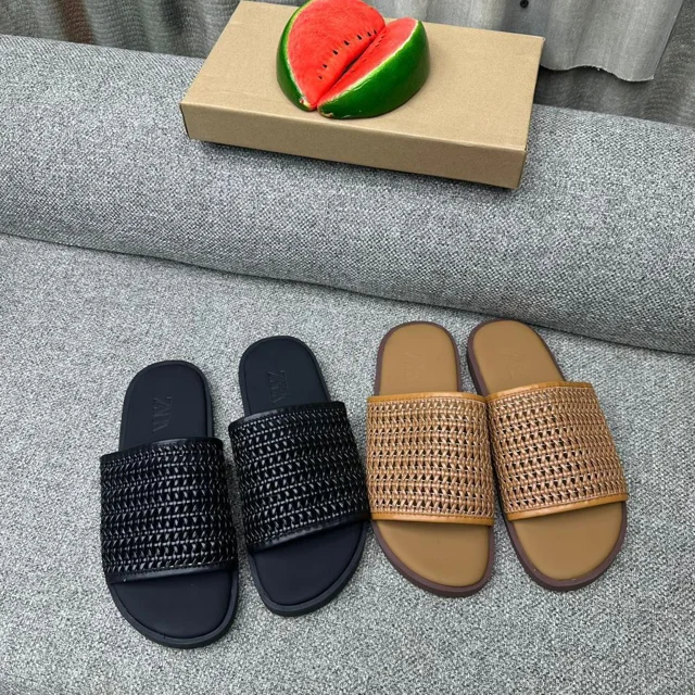 _Men's Slippers (Durable, Stylish, Elegant, Sophisticated)