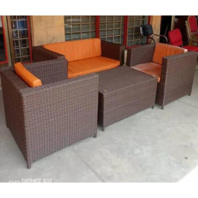 _Outdoor Swimming Pool Seating Set: Cushioned Chairs and Table