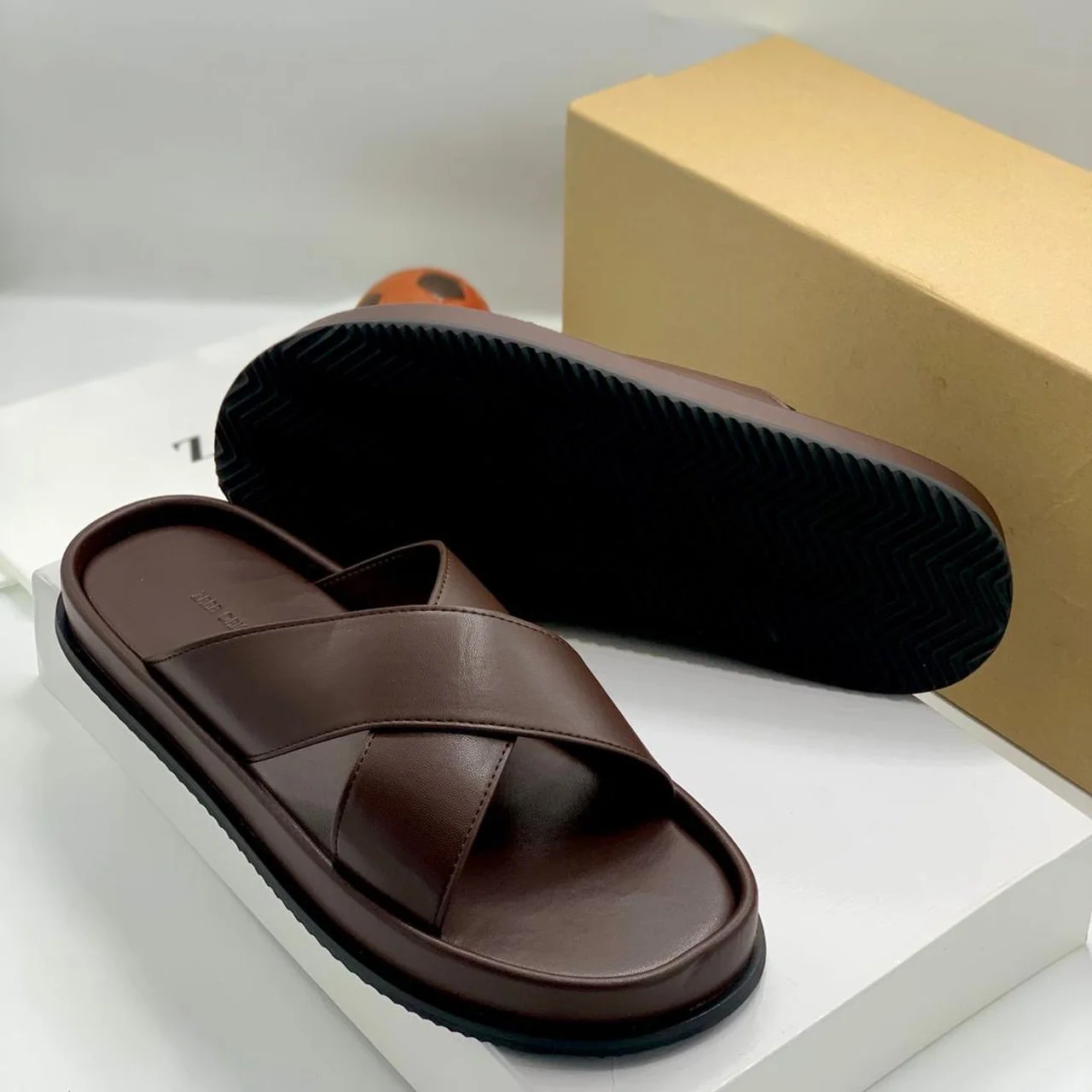 _Premium Men's Slippers (Elegant, Fashion-Forward, Durable, Stylish)