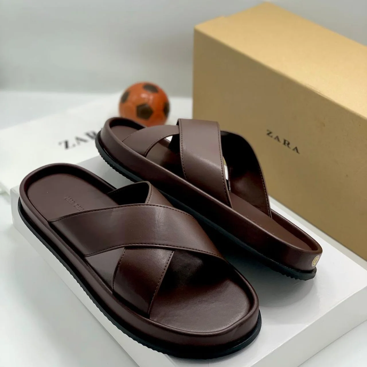 _Premium Men's Slippers (Elegant, Fashion-Forward, Durable, Stylish)