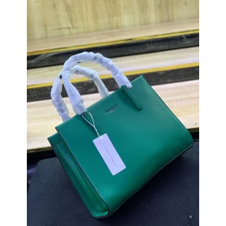 _Chic Women's Chriskalla Handbag (Sleek, Sophisticated, Modern, Resilient, Fashion-Forward)