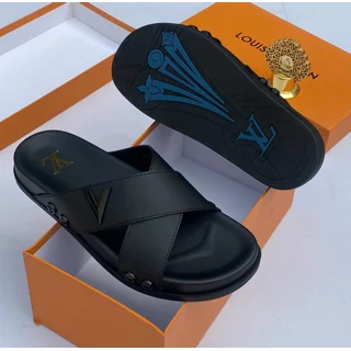 _Stylish and Sturdy Men's Slippers (Chic, Resilient, Sophisticated, Trendy)