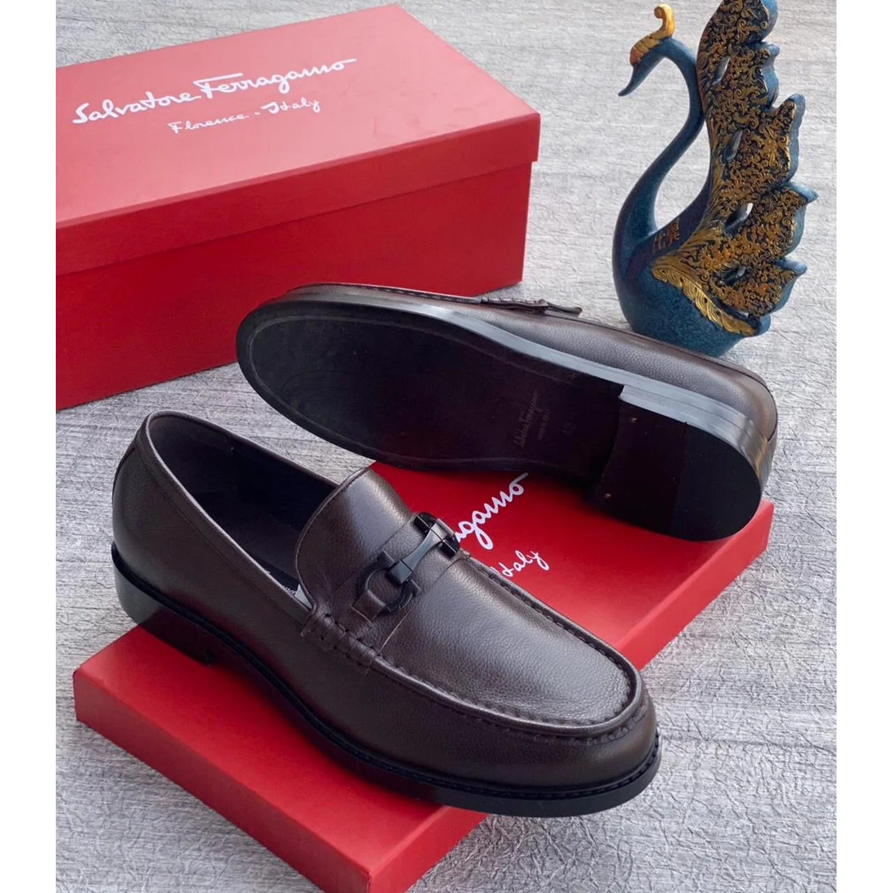 _Sophisticated Men's Footwear (Chic, Stylish, Contemporary, Long-lasting, Fashion-forward)