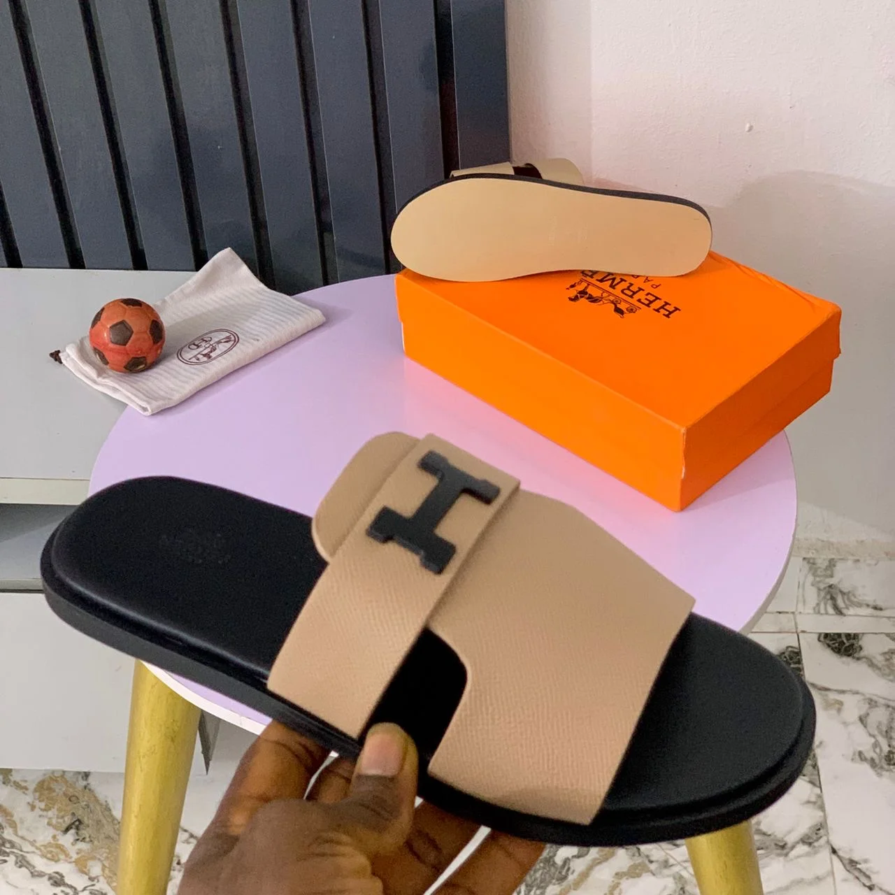 _Sophisticated Men's Slippers (Chic, Durable, Trendy, Fashion-Forward, Elegant)