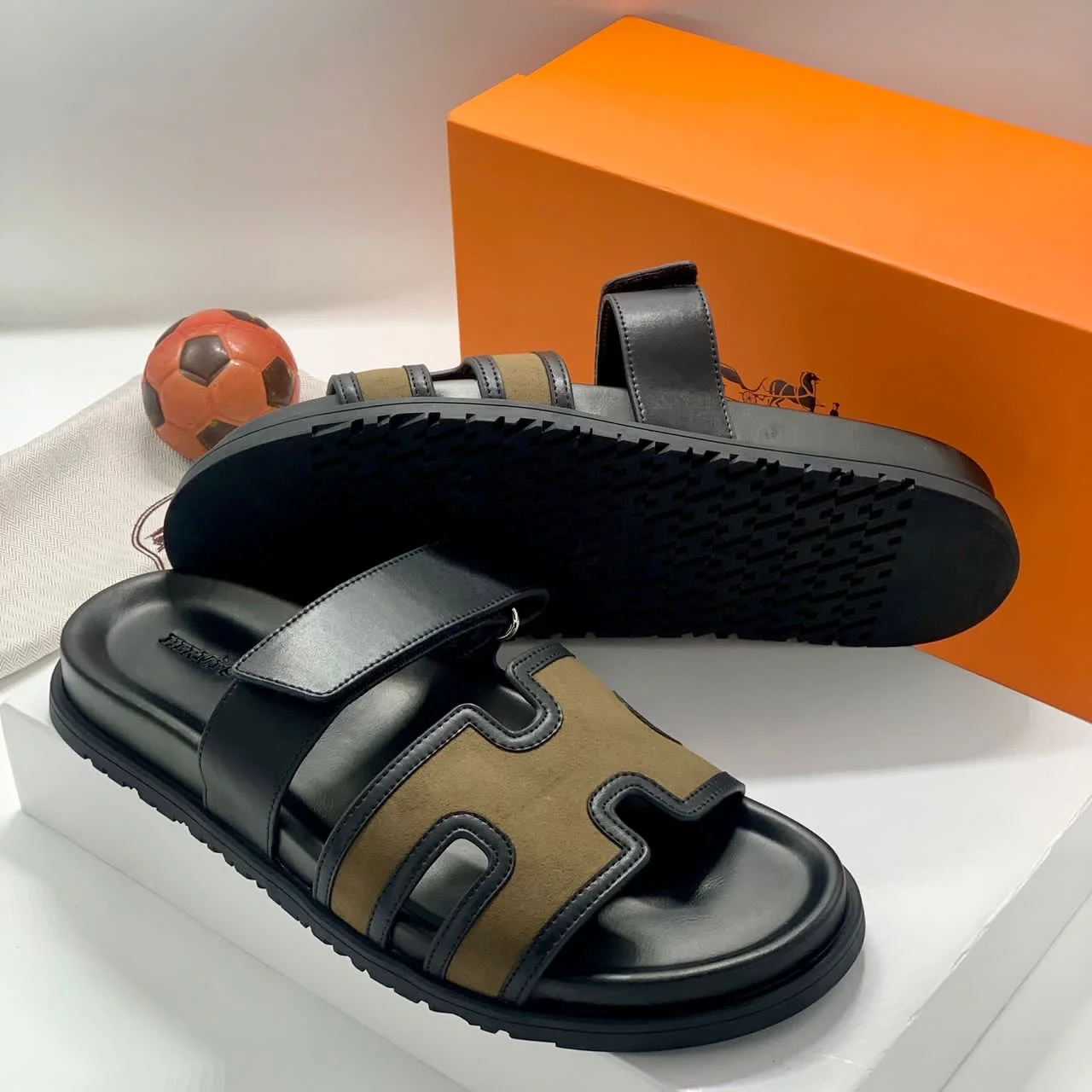 _Sophisticated Men's Slippers (Elegant, Durable, Fashion-Forward, Stylish)
