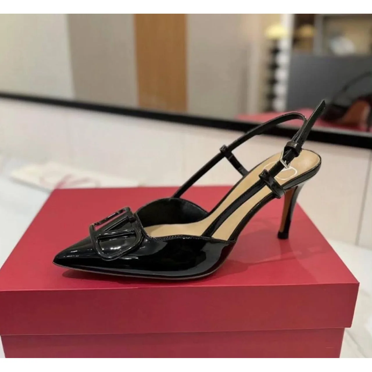 _Sturdy Women's Footwear (Resilient, Stylish, Chic, Sophisticated)