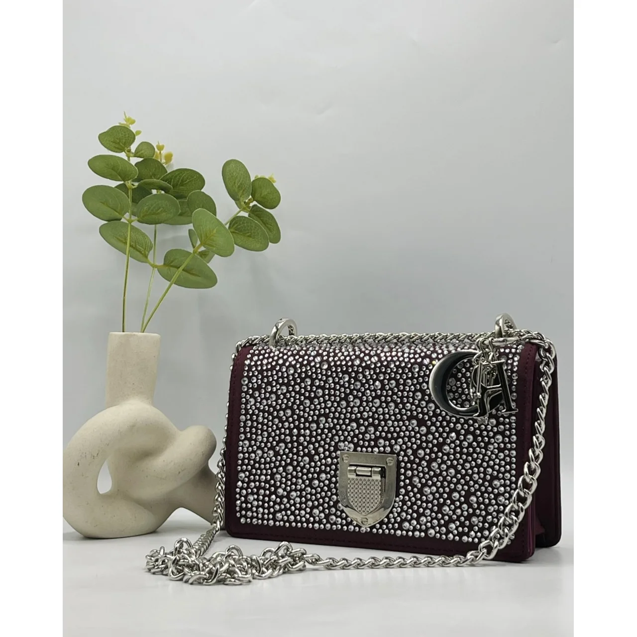 _Sturdy Women's Handbag (Reliable, Chic, Trendy, Elegant)